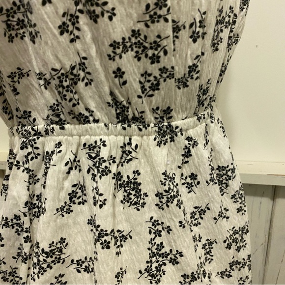 Roxy Medium White Lightweight Summer Dress Black Floral Pattern - Picture 13 of 14